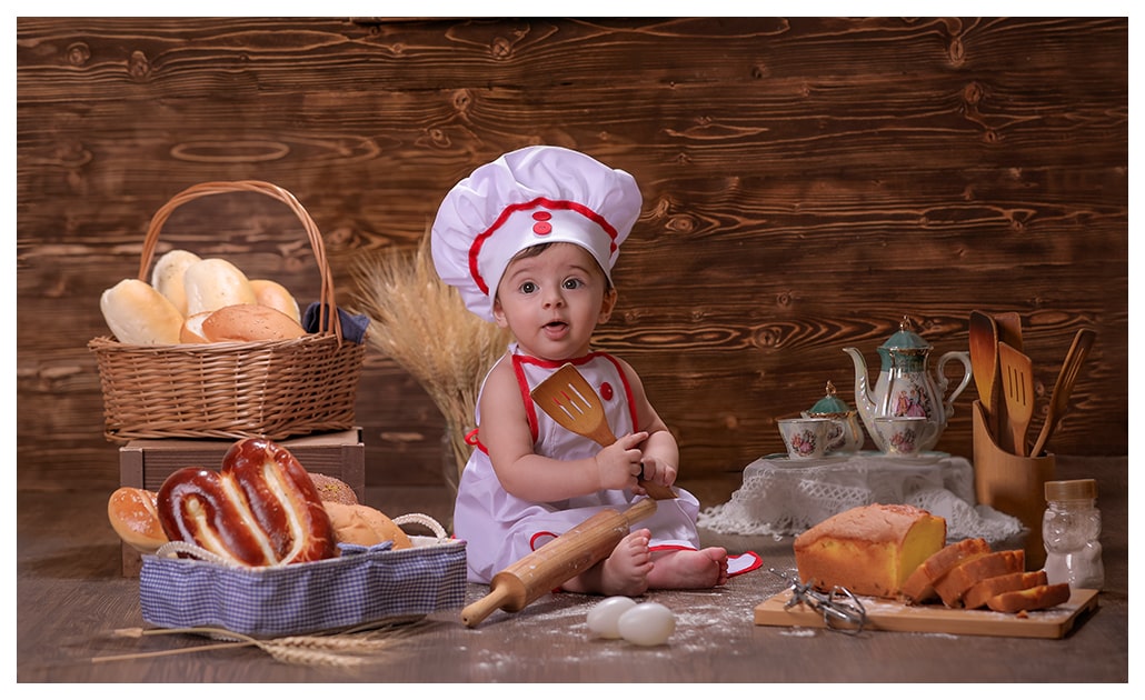 عکاسی کودک با تم نان / عکس کودک /آتلیه کودک/تم آشپز خونه