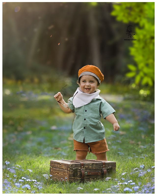 آتلیه مهرداد میرزایی / عکس کودک در فضای باز / عکاسی کودک در طبیعت /